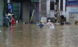 Thời tiết cuối năm 2025: Miền Trung oằn mình trong thiên tai liên tiếp – Thiệt hại người và tài sản, ảnh hưởng nghiêm trọng đến kinh tế